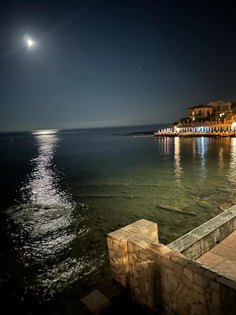 Апартаменты On The Sea Санта-Маринелла Экстерьер фото